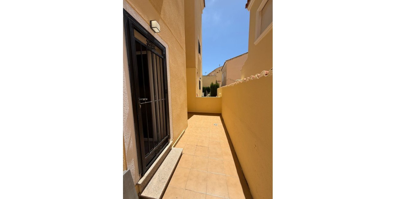 Resale - Townhouse -
Orihuela Costa - Campoamor