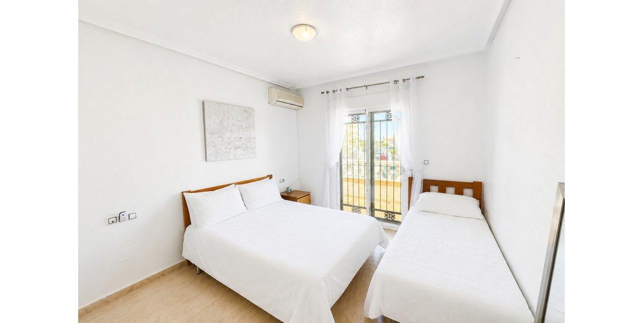 Resale - Townhouse -
Orihuela Costa - Campoamor