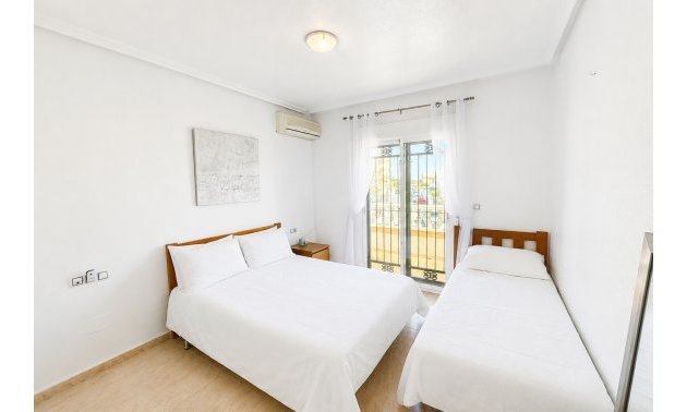 Resale - Townhouse -
Orihuela Costa - Campoamor