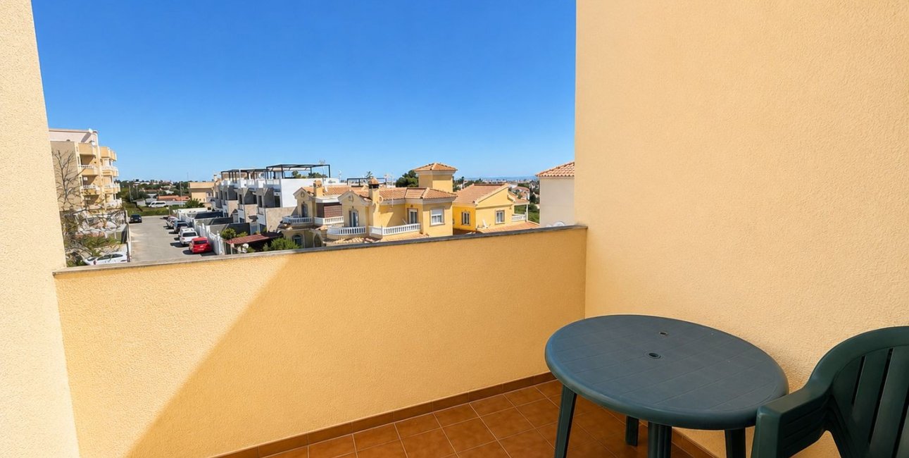 Resale - Townhouse -
Orihuela Costa - Campoamor