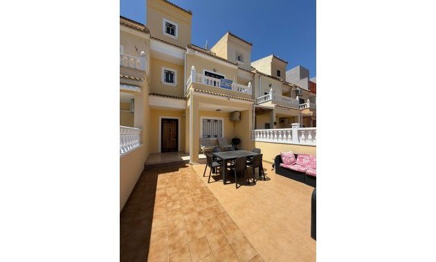 Resale - Townhouse -
Orihuela Costa - Campoamor