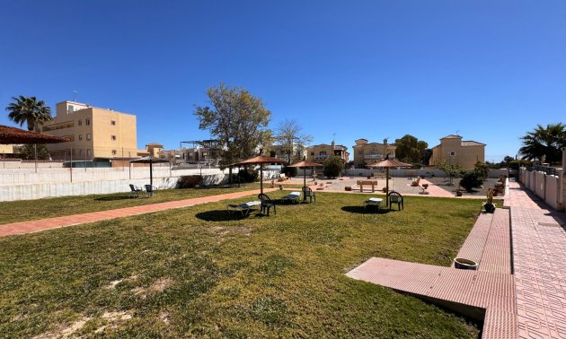 Resale - Townhouse -
Orihuela Costa - Campoamor