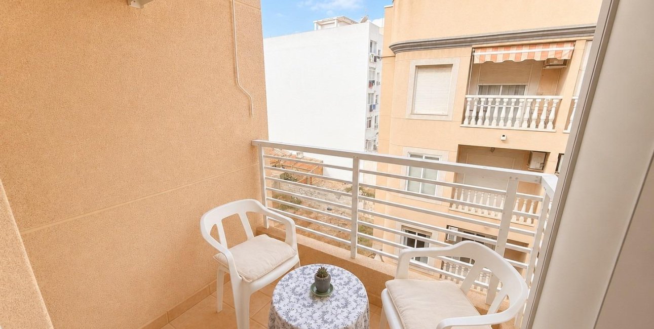 Reventa - Apartamento / piso -
Torrevieja - Estacion de autobuses