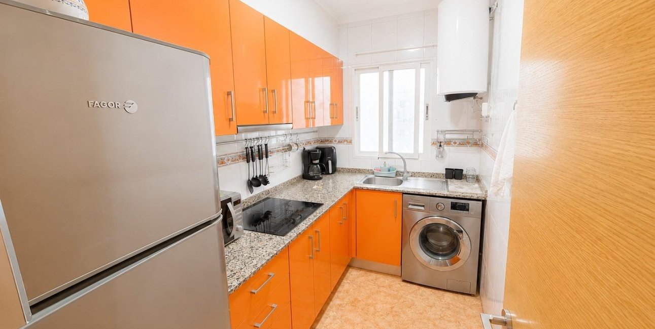 Reventa - Apartamento / piso -
Torrevieja - Estacion de autobuses