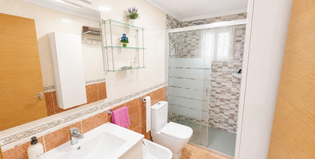 Reventa - Apartamento / piso -
Torrevieja - Estacion de autobuses