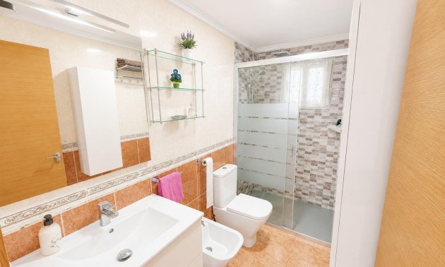 Reventa - Apartamento / piso -
Torrevieja - Estacion de autobuses