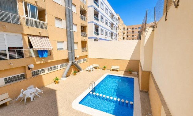 Reventa - Apartamento / piso -
Torrevieja - Estacion de autobuses