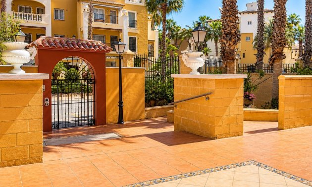 Reventa - Apartament / Duplex -
Torrevieja - Playa de los Locos