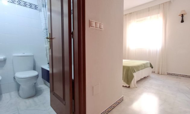 Reventa - Apartament / Duplex -
Torrevieja - Playa de los Locos