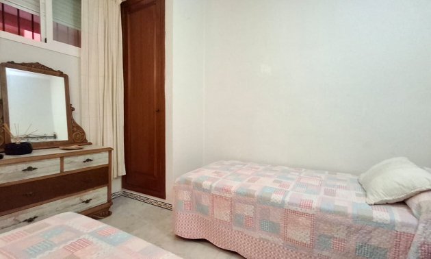 Reventa - Apartament / Duplex -
Torrevieja - Playa de los Locos