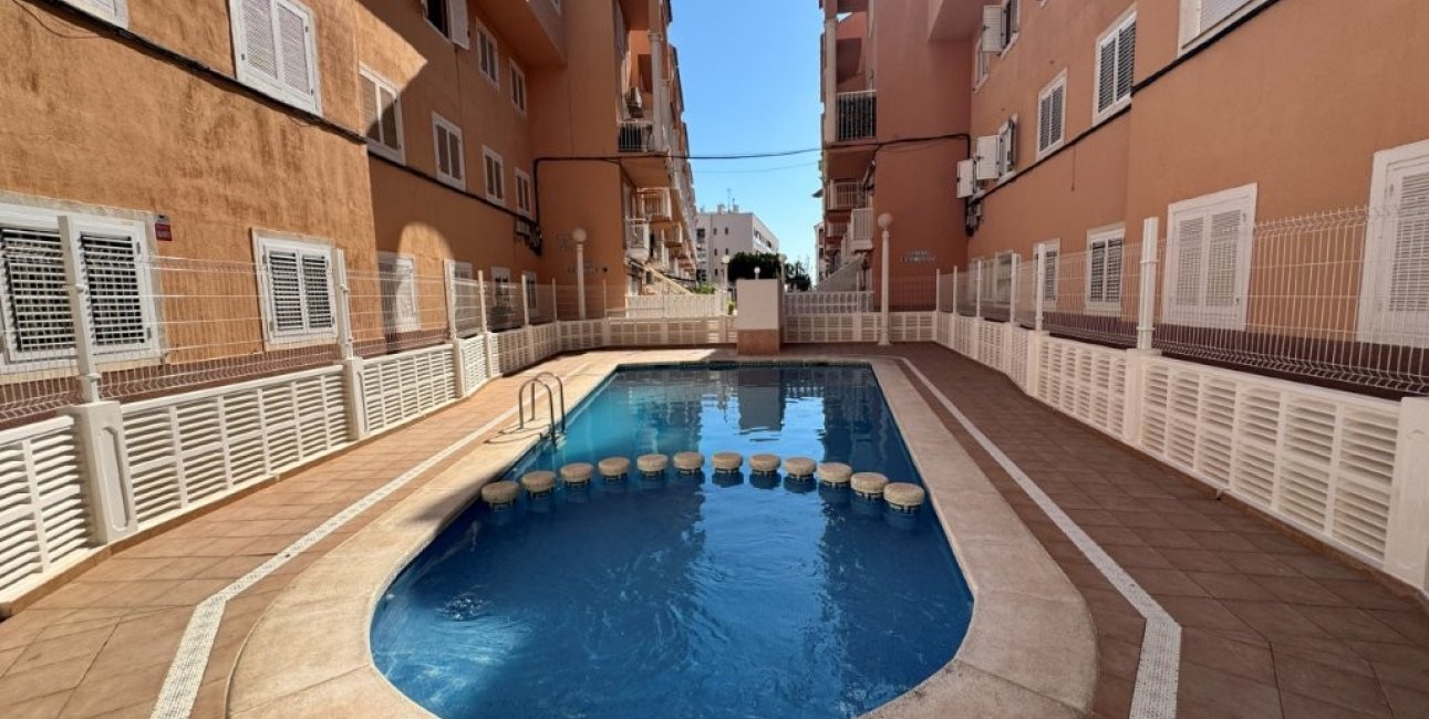 Rynek wtórny - Mieszkanie  -
Torrevieja - Puerto Romano