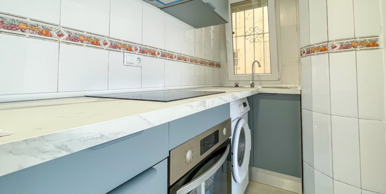 Resale - Apartment / flat -
Torrevieja - Torrevieja - Centre