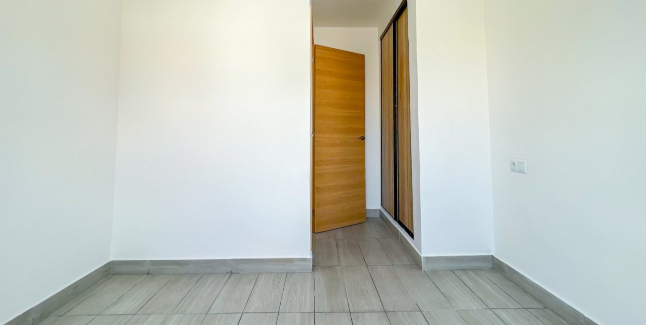 Resale - Apartment / flat -
Torrevieja - Torrevieja - Centre