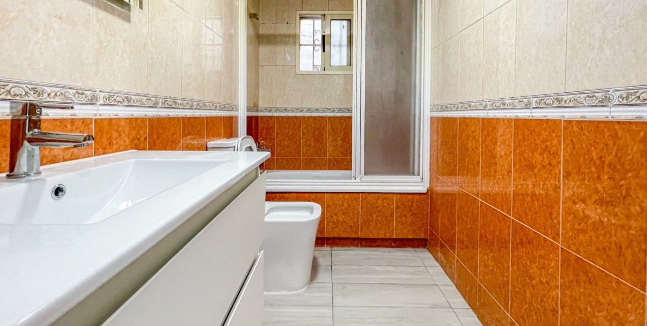 Resale - Apartment / flat -
Torrevieja - Torrevieja - Centre