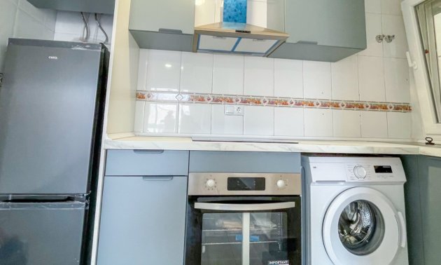 Resale - Apartment / flat -
Torrevieja - Torrevieja - Centre