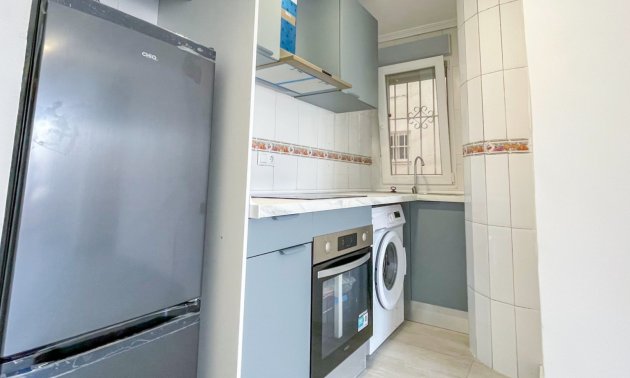 Resale - Apartment / flat -
Torrevieja - Torrevieja - Centre