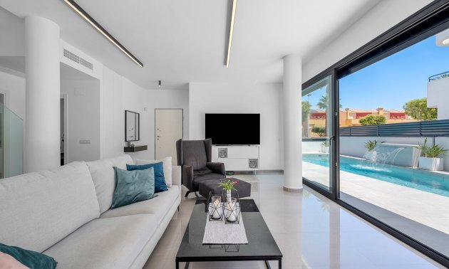 Resale - Villa -
Guardamar del Segura - Los Secanos