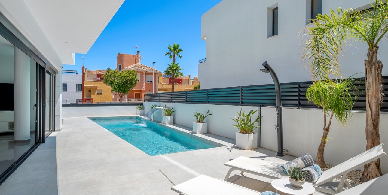 Resale - Villa -
Guardamar del Segura - Los Secanos