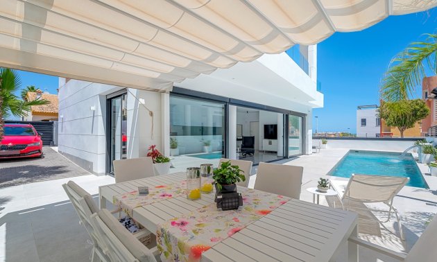 Resale - Villa -
Guardamar del Segura - Los Secanos