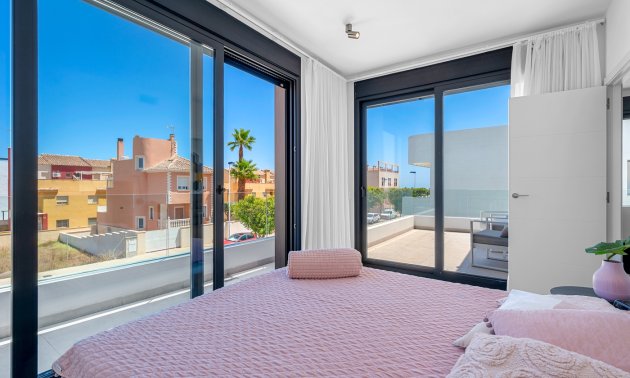 Resale - Villa -
Guardamar del Segura - Los Secanos