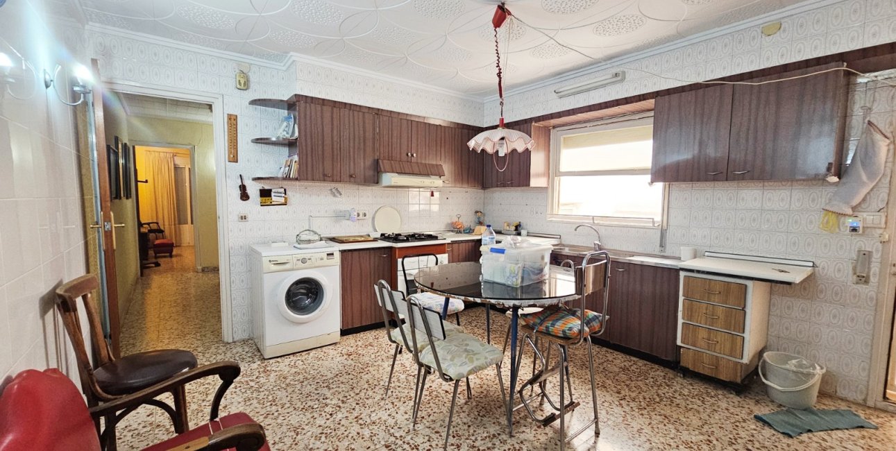Resale - Building (Mixed-Use) -
Torrevieja - Torrevieja - Centre