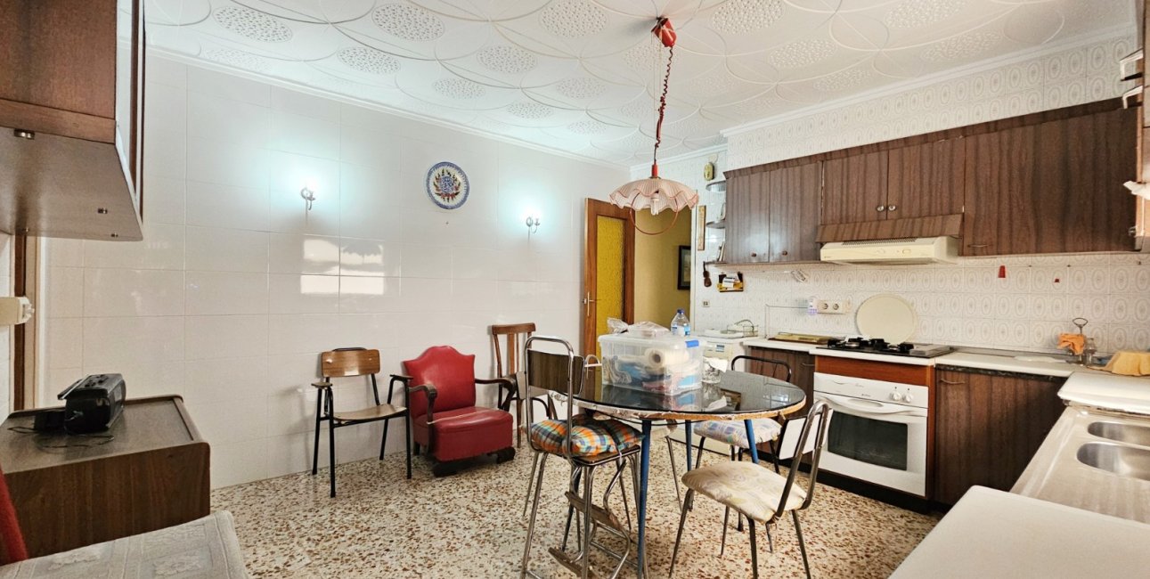 Resale - Building (Mixed-Use) -
Torrevieja - Torrevieja - Centre