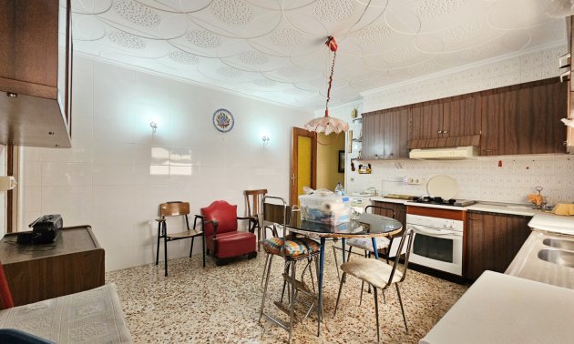 Resale - Building (Mixed-Use) -
Torrevieja - Torrevieja - Centre