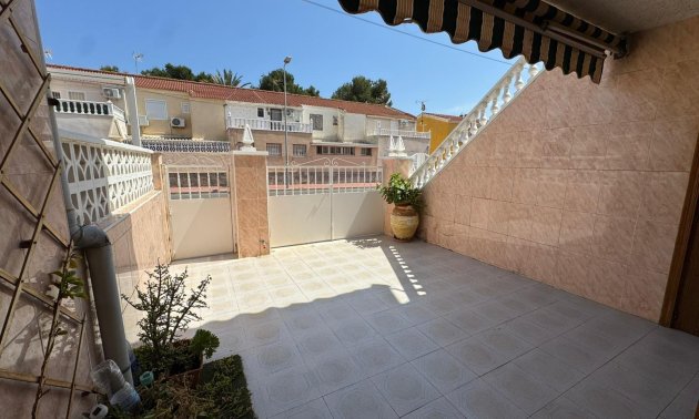 Resale - Bungalow -
Torrevieja - Playa de los Naufragos