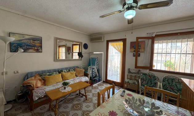 Resale - Bungalow -
Torrevieja - Playa de los Naufragos
