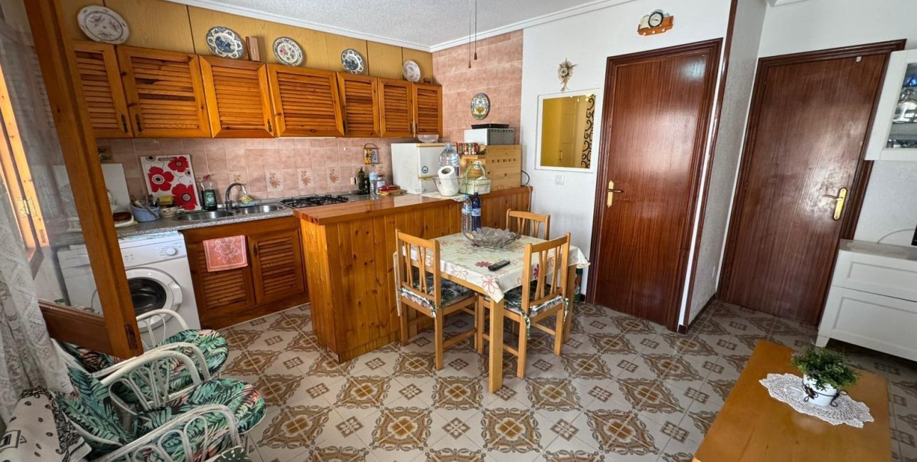Resale - Bungalow -
Torrevieja - Playa de los Naufragos