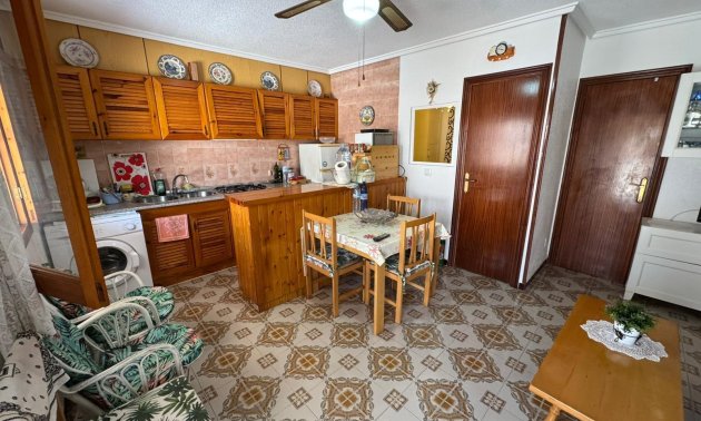 Resale - Bungalow -
Torrevieja - Playa de los Naufragos