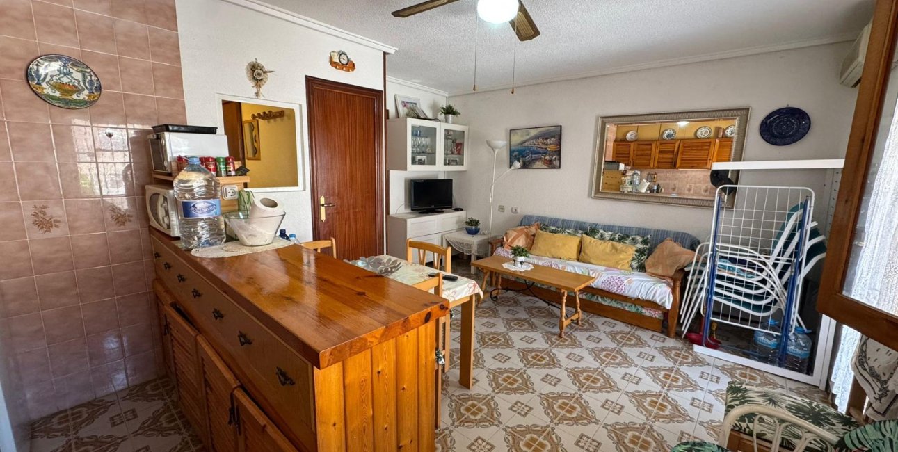 Resale - Bungalow -
Torrevieja - Playa de los Naufragos