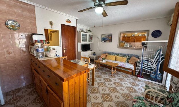 Resale - Bungalow -
Torrevieja - Playa de los Naufragos