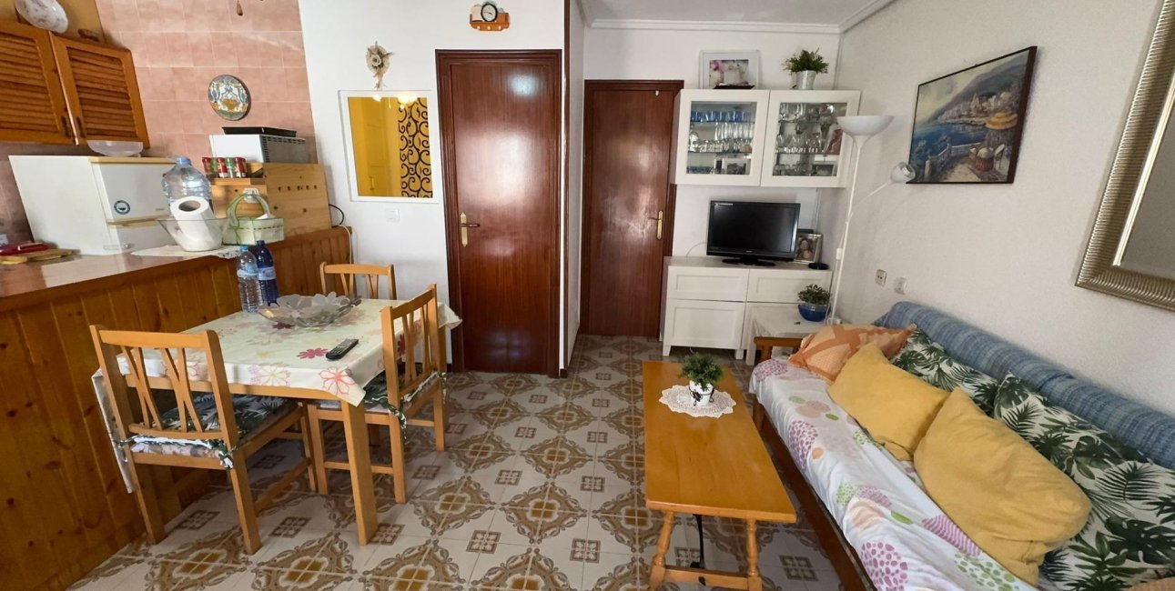 Resale - Bungalow -
Torrevieja - Playa de los Naufragos