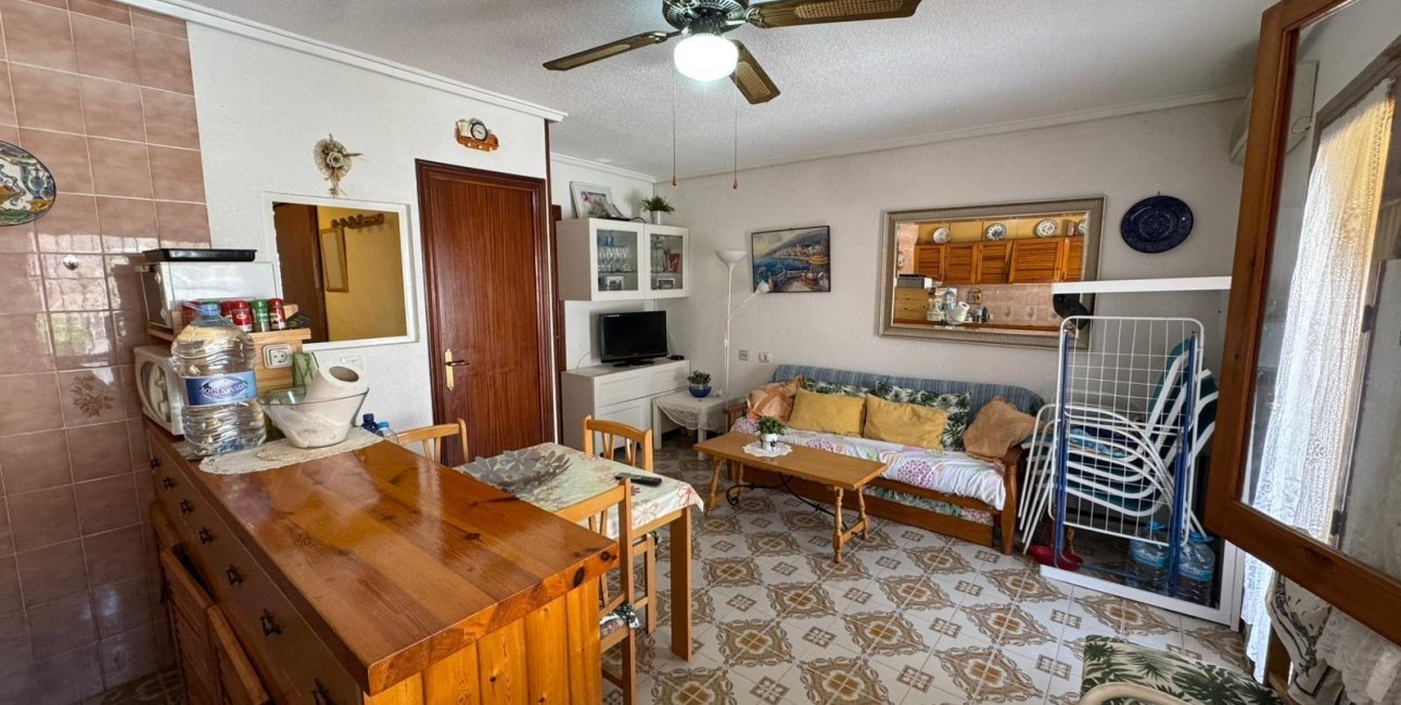 Resale - Bungalow -
Torrevieja - Playa de los Naufragos