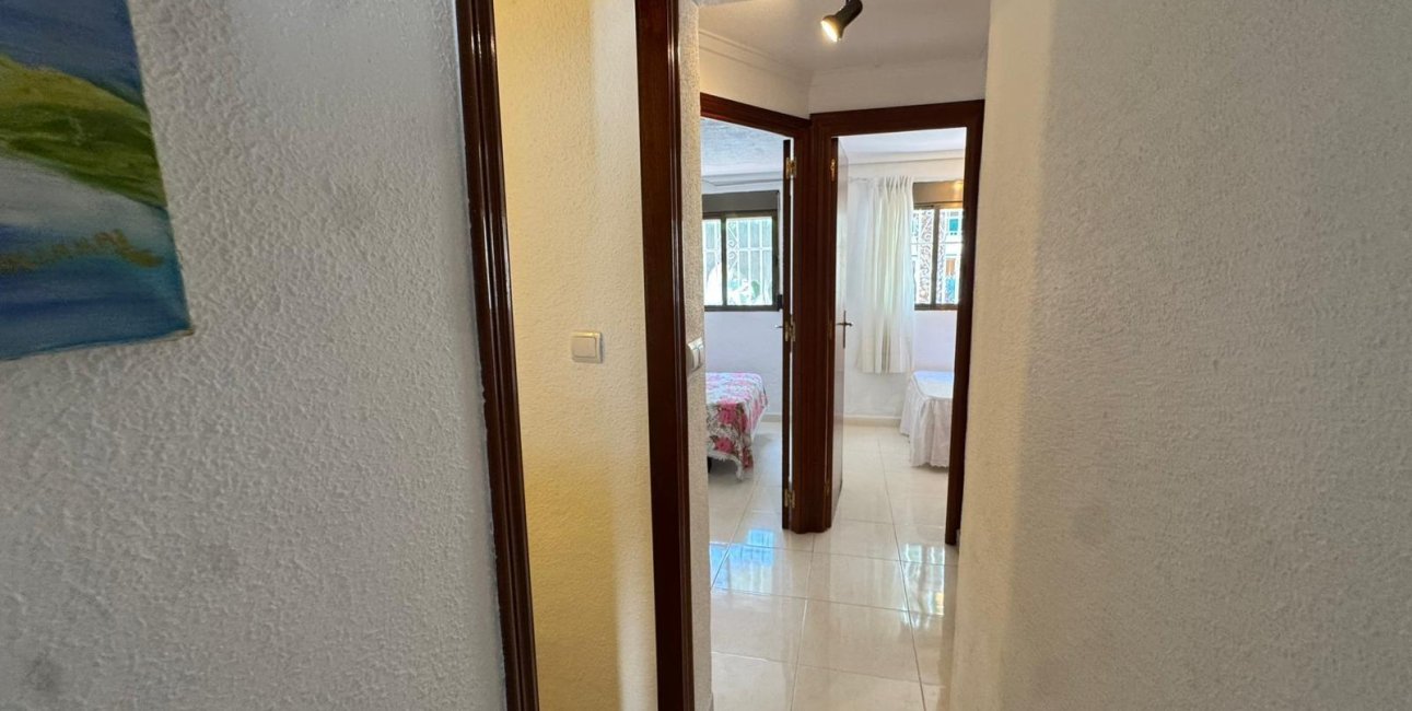 Resale - Bungalow -
Torrevieja - Playa de los Naufragos