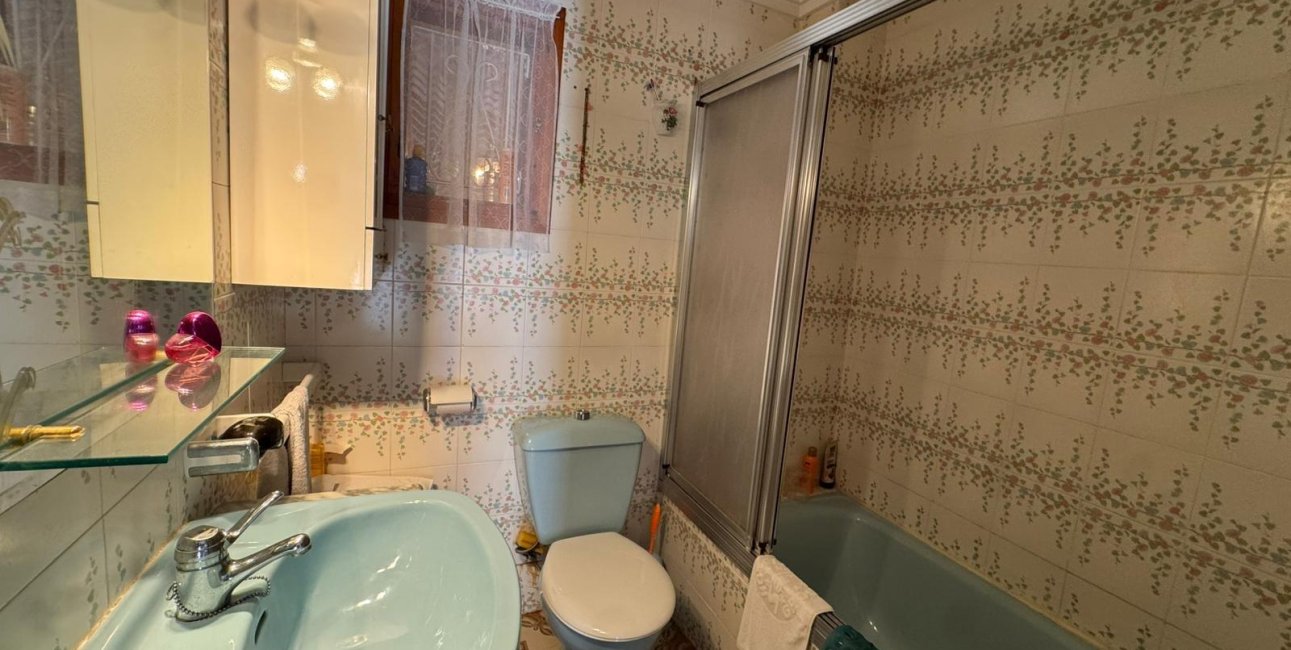 Resale - Bungalow -
Torrevieja - Playa de los Naufragos