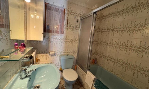 Resale - Bungalow -
Torrevieja - Playa de los Naufragos