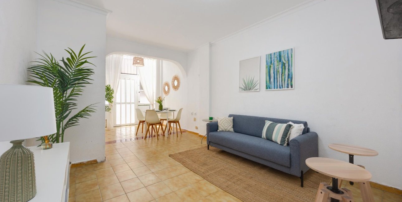 Resale - Apartment / flat -
Torrevieja - Playa del Cura