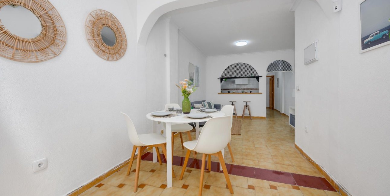 Resale - Apartment / flat -
Torrevieja - Playa del Cura