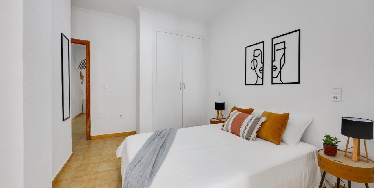 Resale - Apartment / flat -
Torrevieja - Playa del Cura