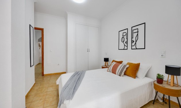 Resale - Apartment / flat -
Torrevieja - Playa del Cura