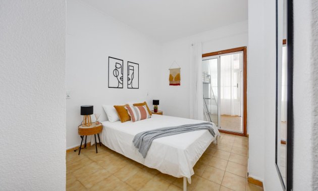 Resale - Apartment / flat -
Torrevieja - Playa del Cura