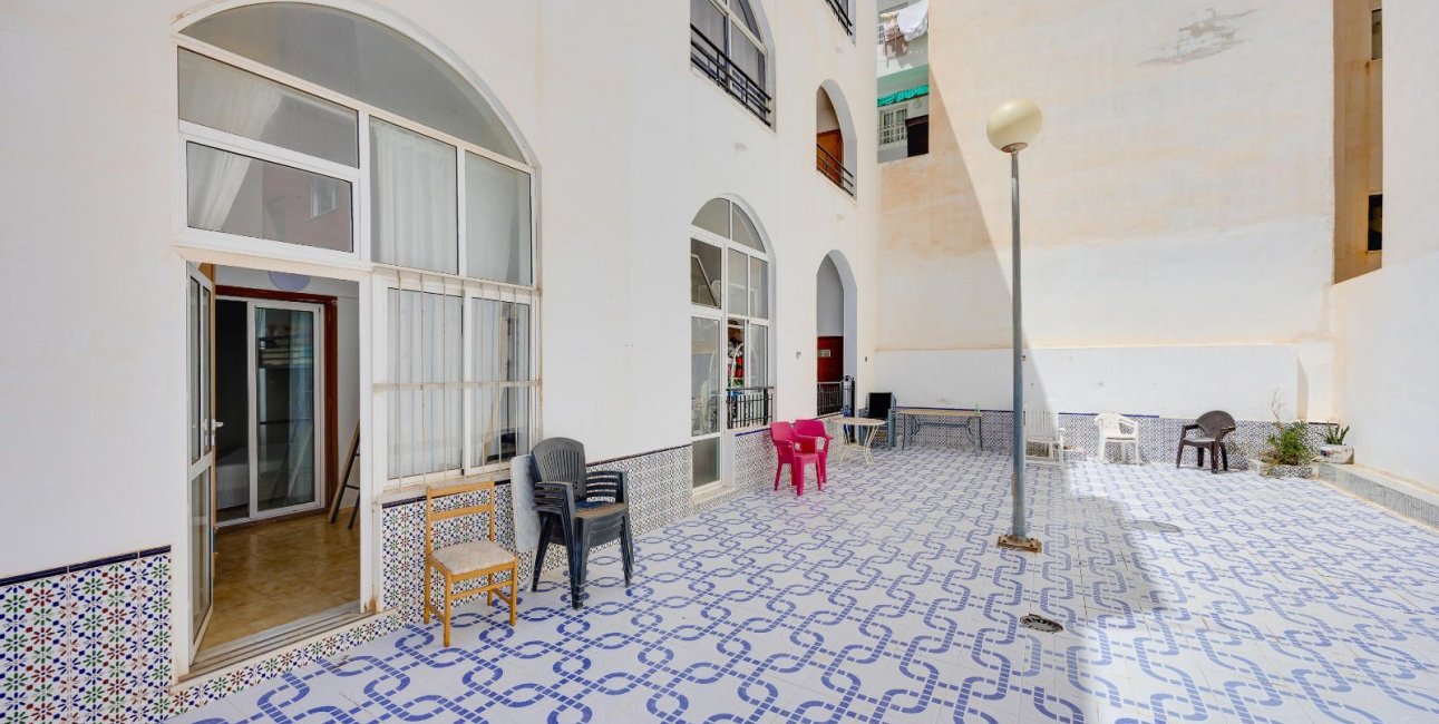 Resale - Apartment / flat -
Torrevieja - Playa del Cura