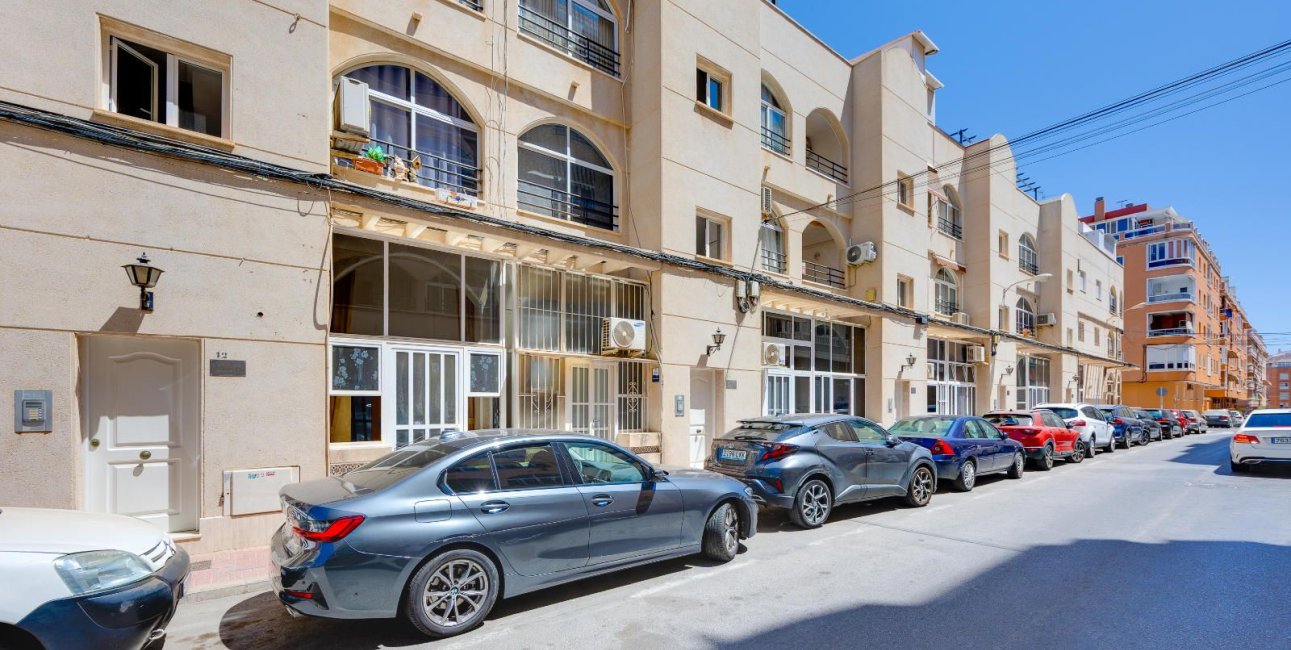 Resale - Apartment / flat -
Torrevieja - Playa del Cura