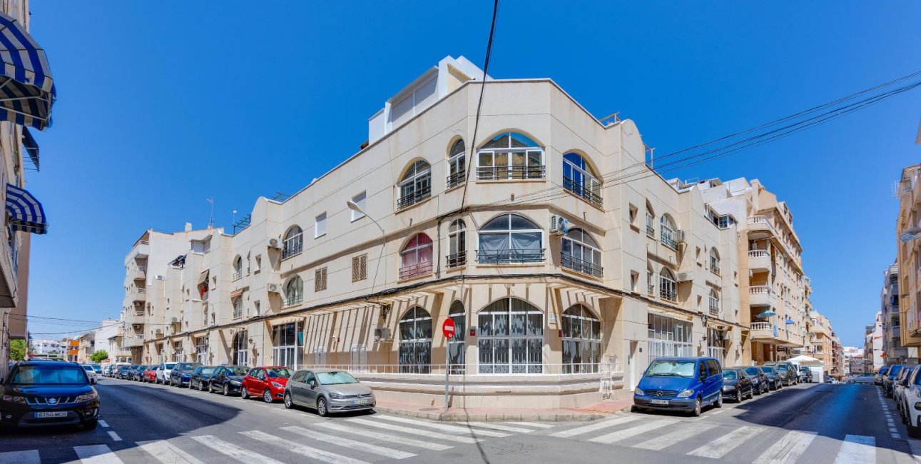 Resale - Apartment / flat -
Torrevieja - Playa del Cura