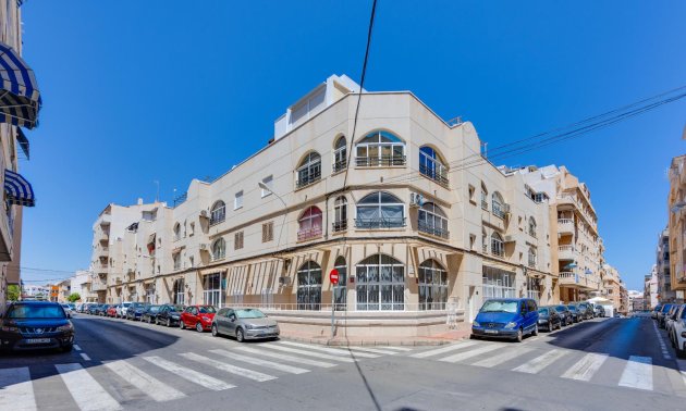 Resale - Apartment / flat -
Torrevieja - Playa del Cura