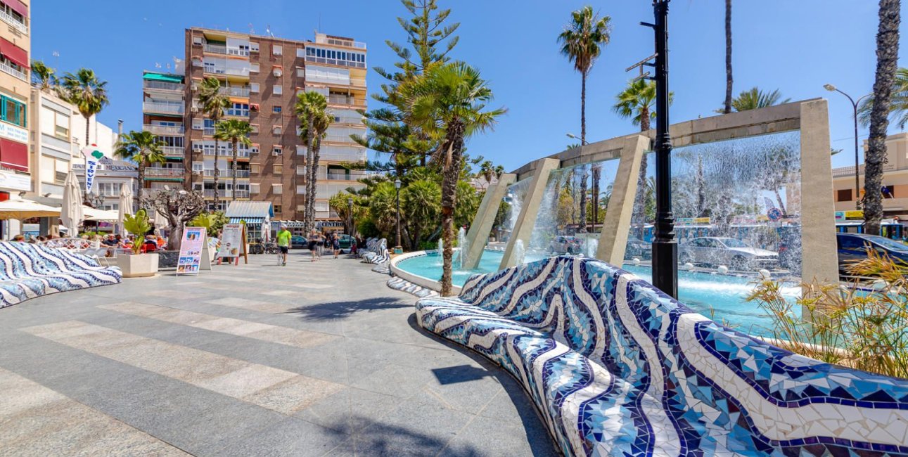 Resale - Apartment / flat -
Torrevieja - Playa del Cura