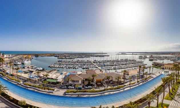 Resale - Apartment / flat -
Torrevieja - Playa del Cura