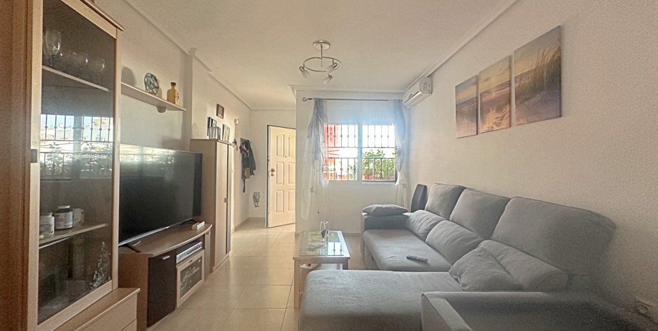 Resale - Bungalow -
Torrevieja